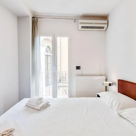 Apartmán Guesthost - Piazza Santa Croce Design With Balcony *